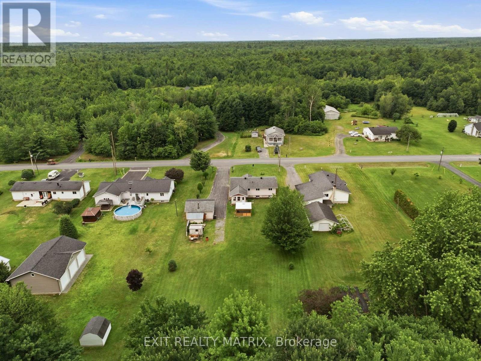 563 LAJEUNESSE ROAD - 36