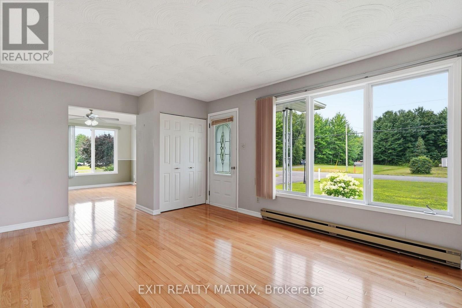 563 LAJEUNESSE ROAD - 5
