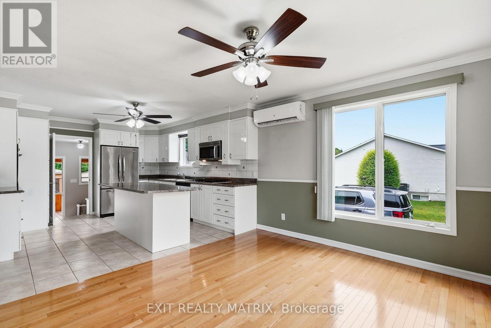 563 LAJEUNESSE ROAD - 8