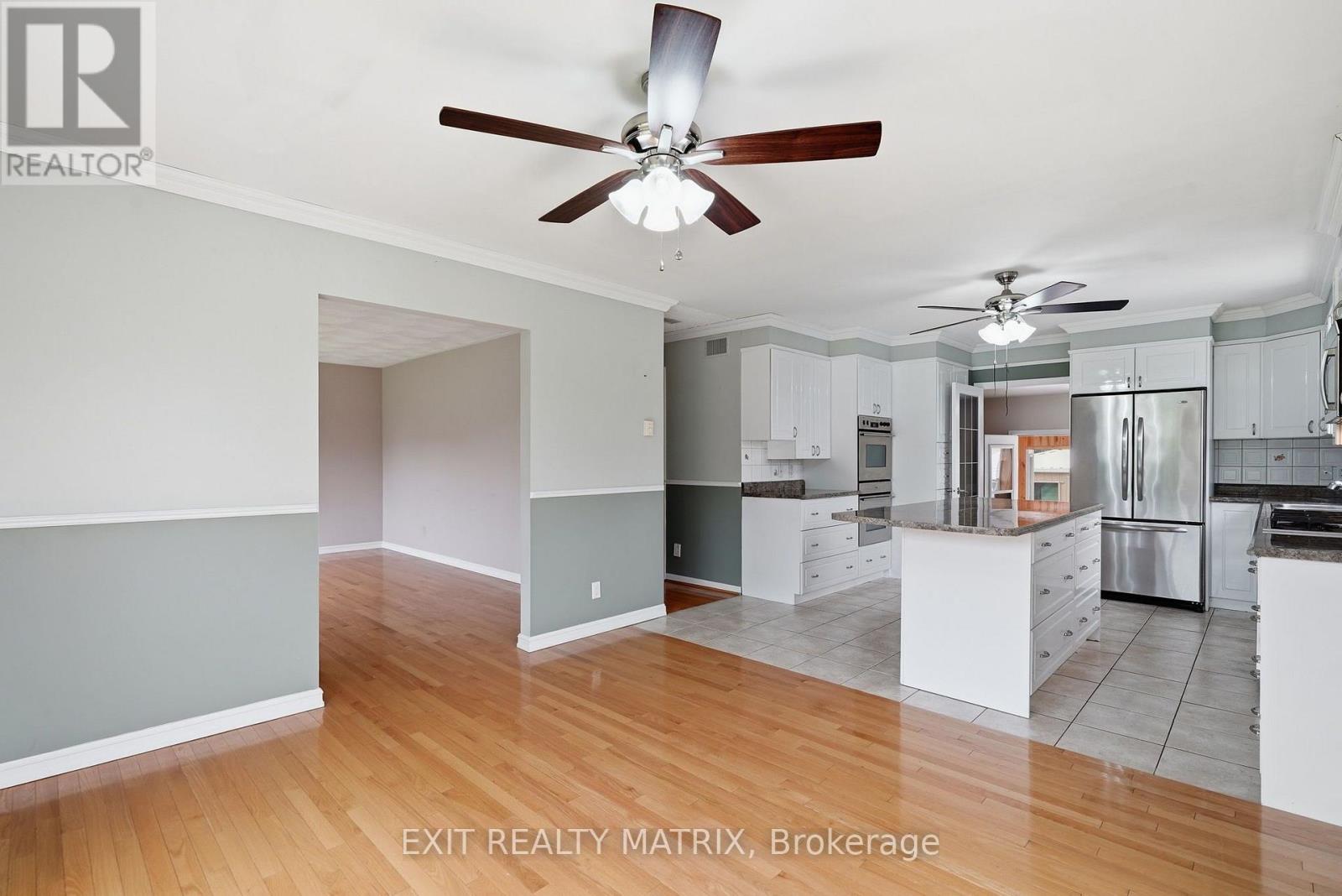 563 LAJEUNESSE ROAD - 9