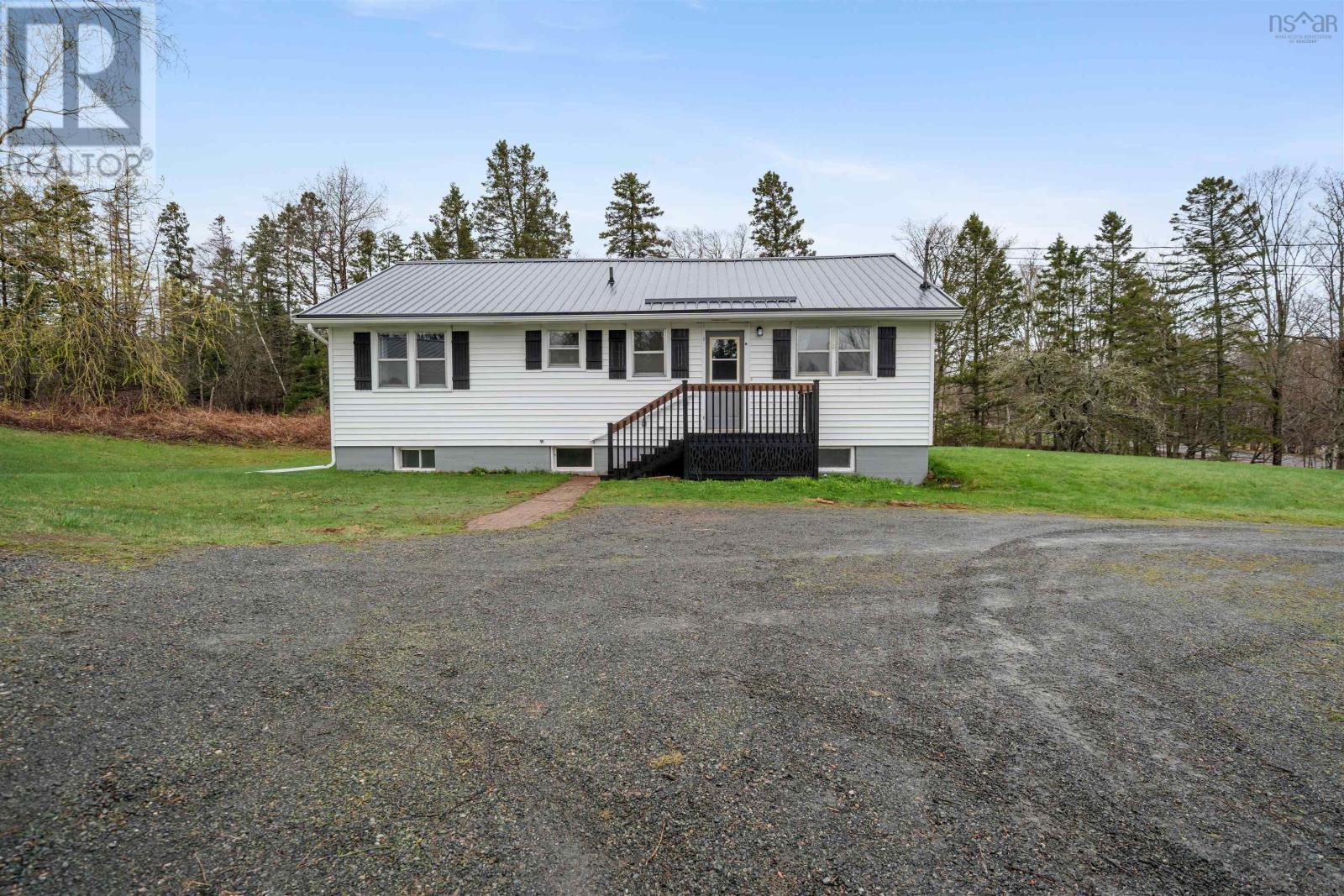 945 Pictou Road - 15