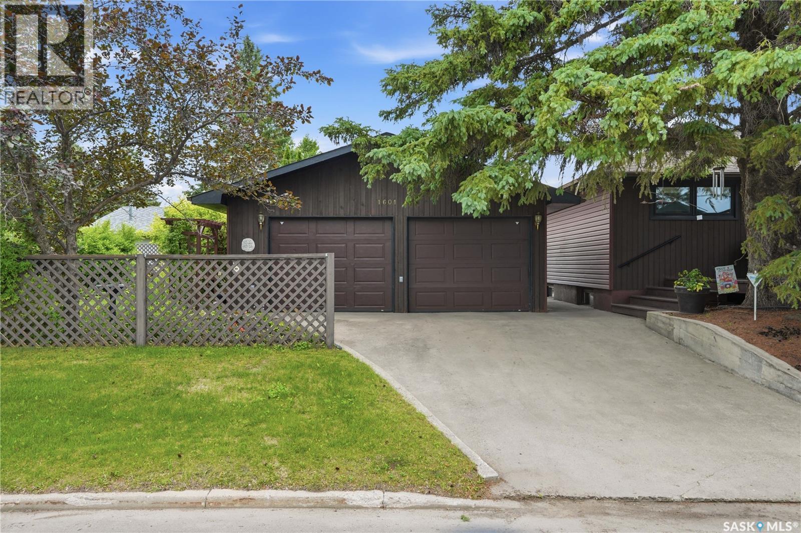 1601 Morgan AVENUE - 2