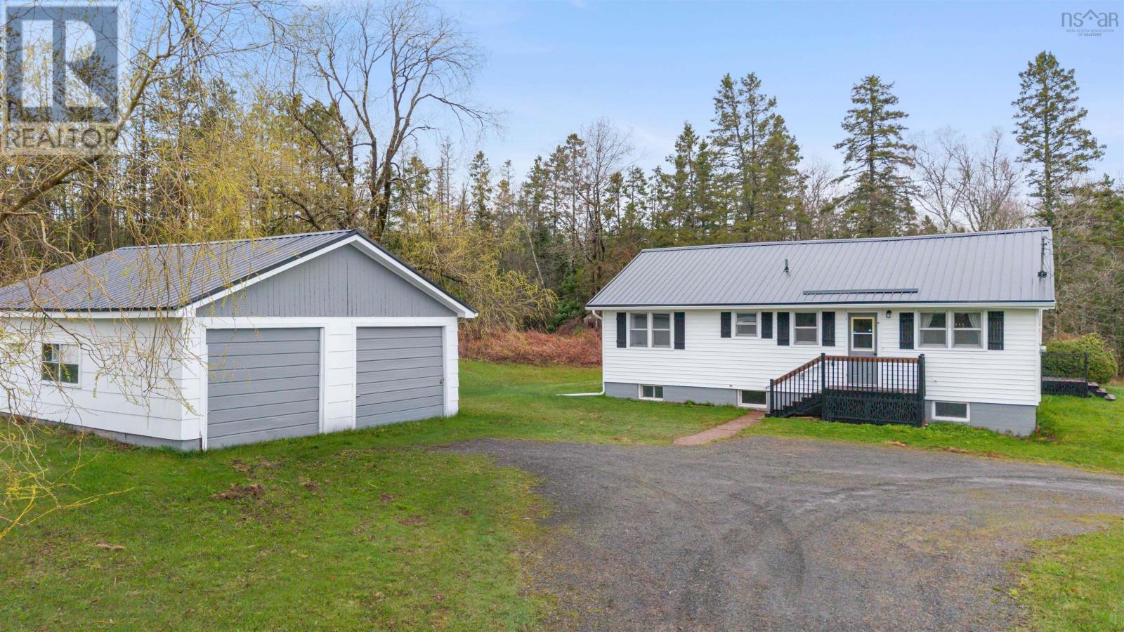 945 Pictou Road - 13