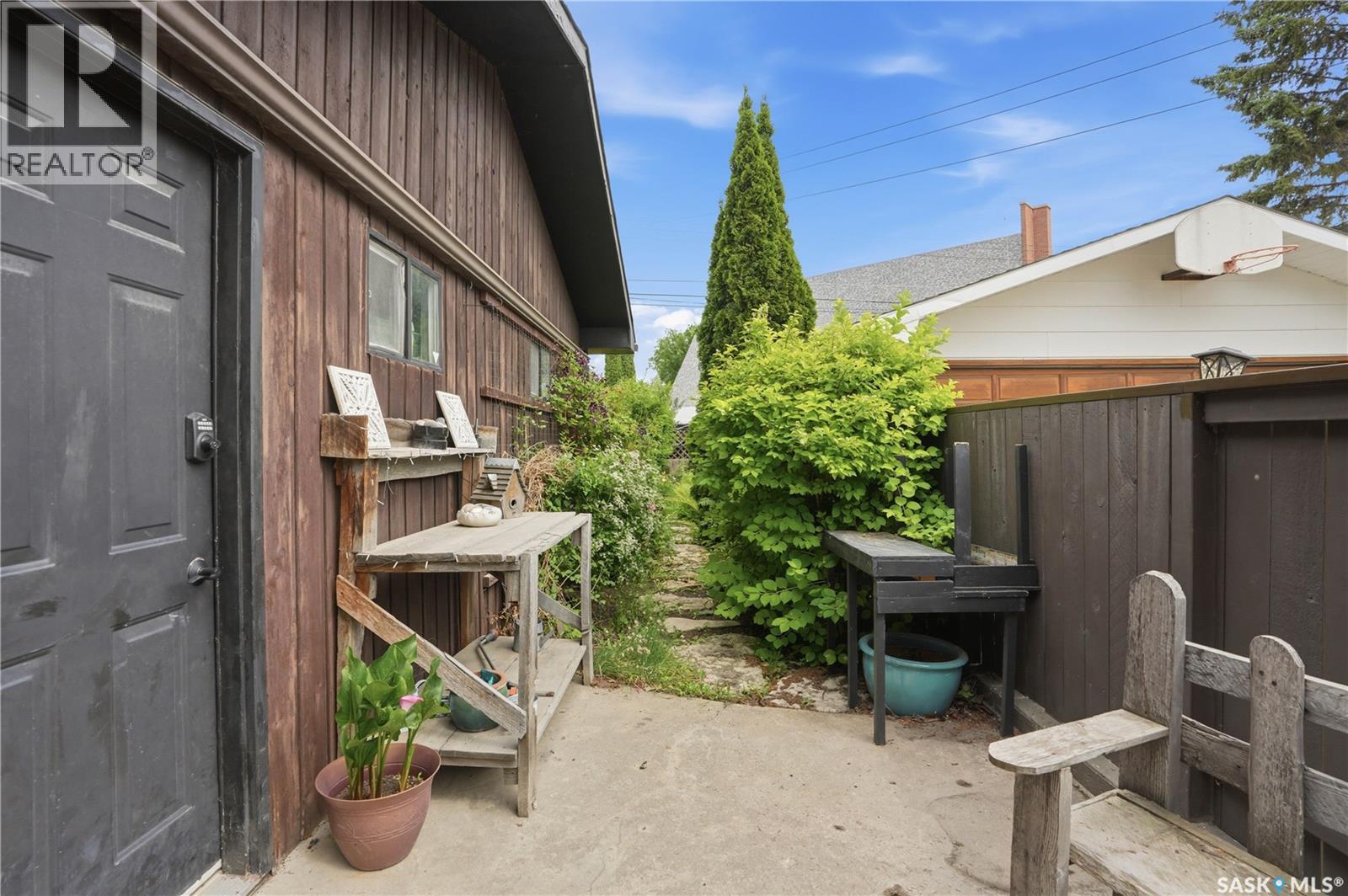 1601 Morgan AVENUE - 45