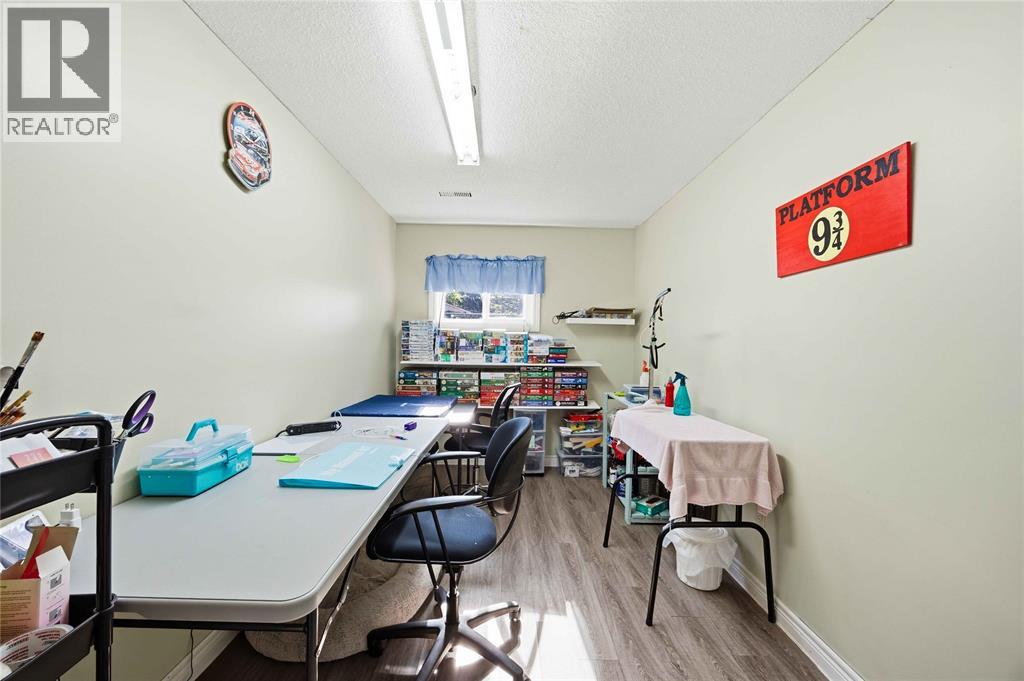 95 Turner DRIVE - 31