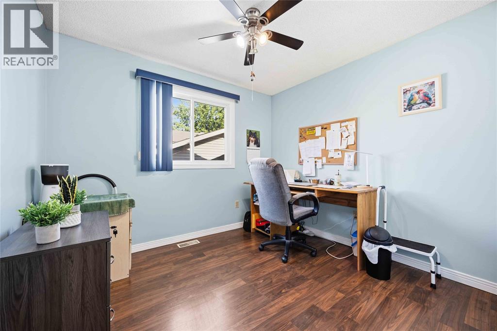 95 Turner DRIVE - 24