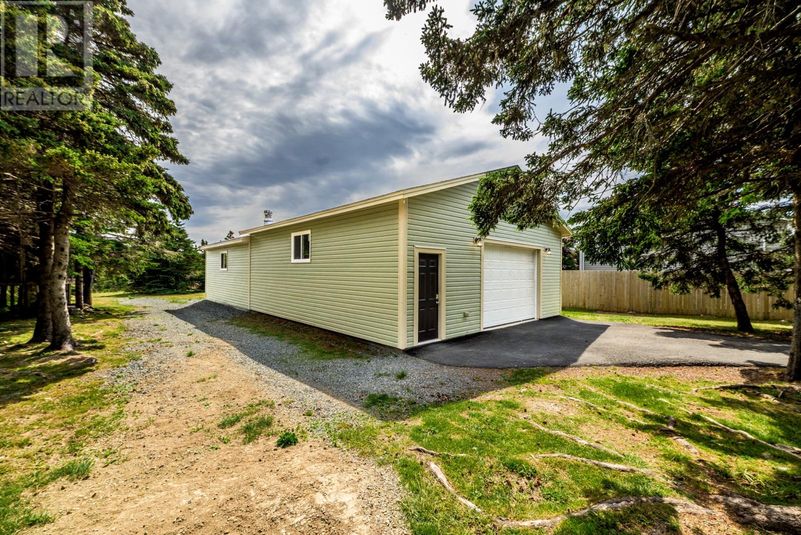 604 Pouch Cove Highway - 13