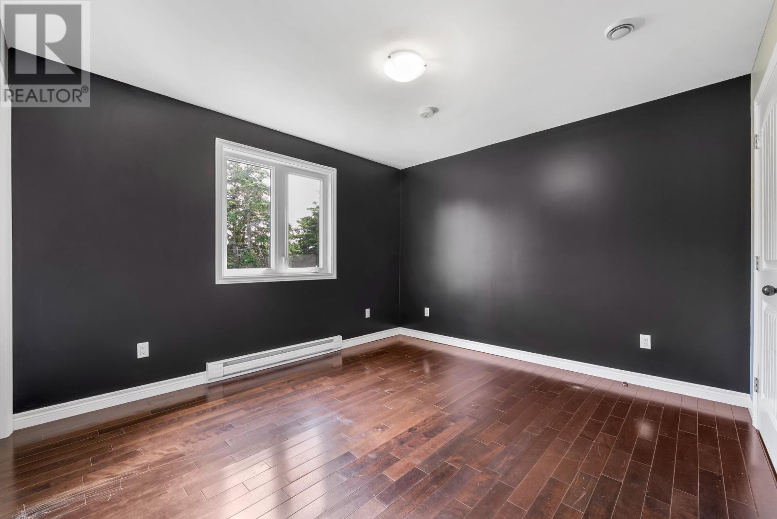 604 Pouch Cove Highway - 32