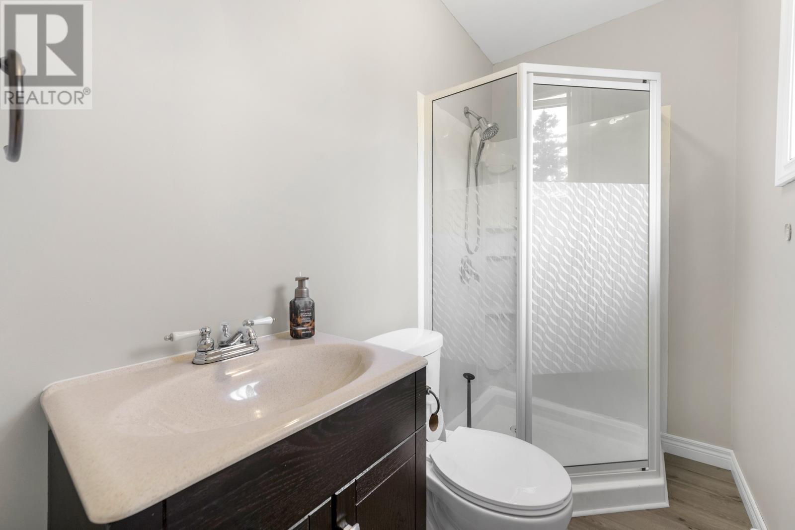 604 Pouch Cove Highway - 33