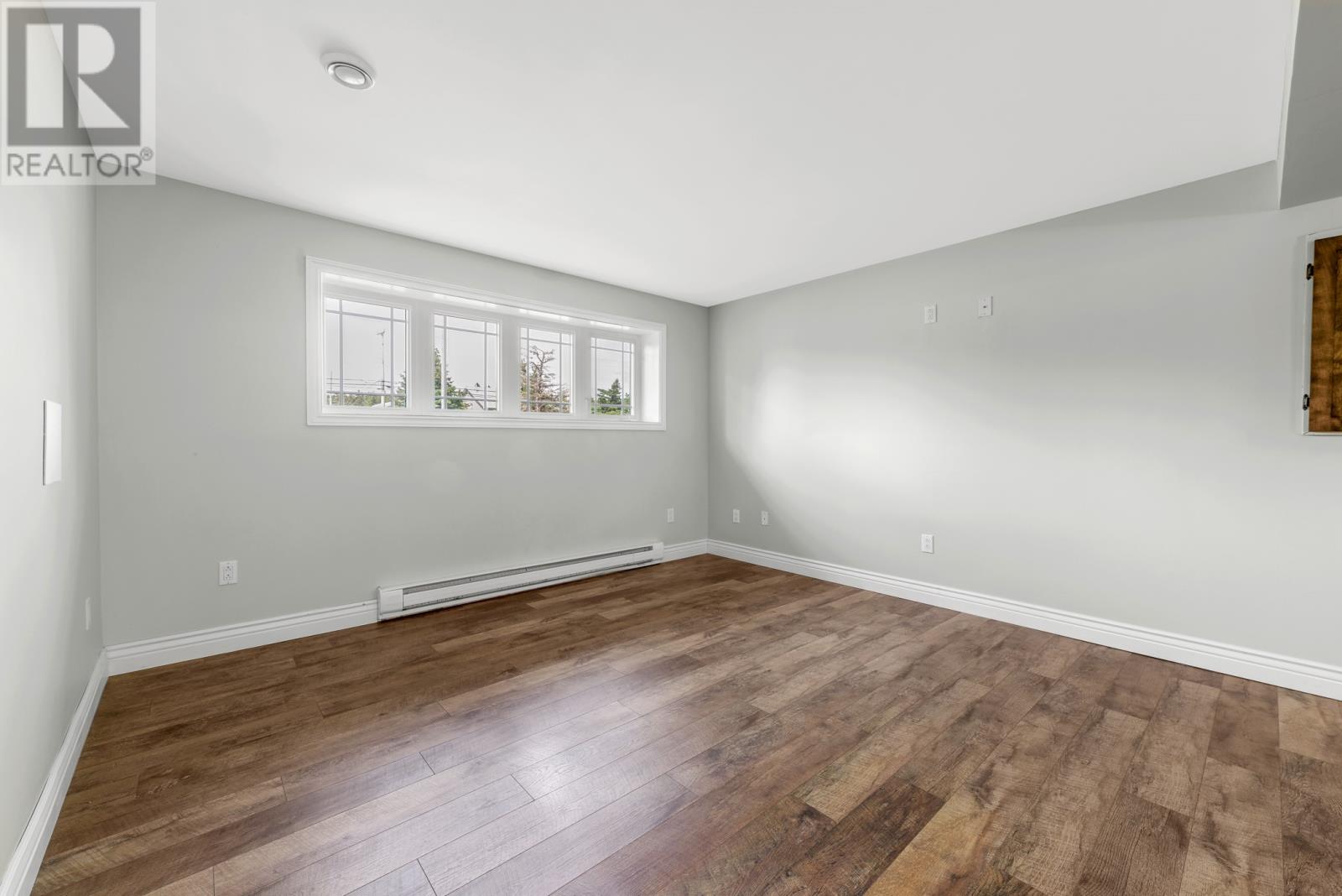 604 Pouch Cove Highway - 38