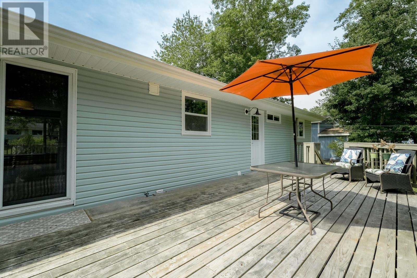 87 Marlboro Drive - Image 31