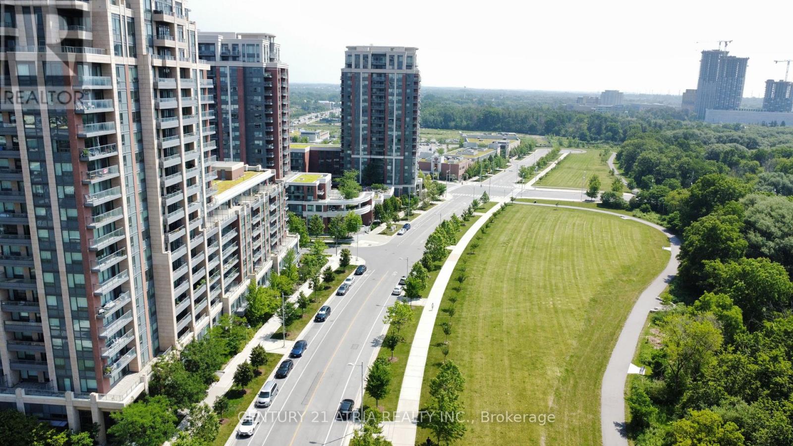 #223 18 UPTOWN DRIVE - 26