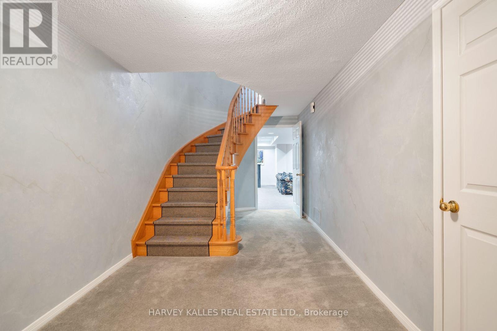 17 PETERBOROUGH AVENUE - Image 36