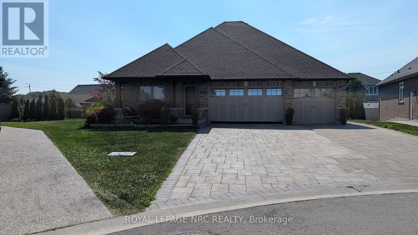197 TIMBERVIEW CRESCENT - 1