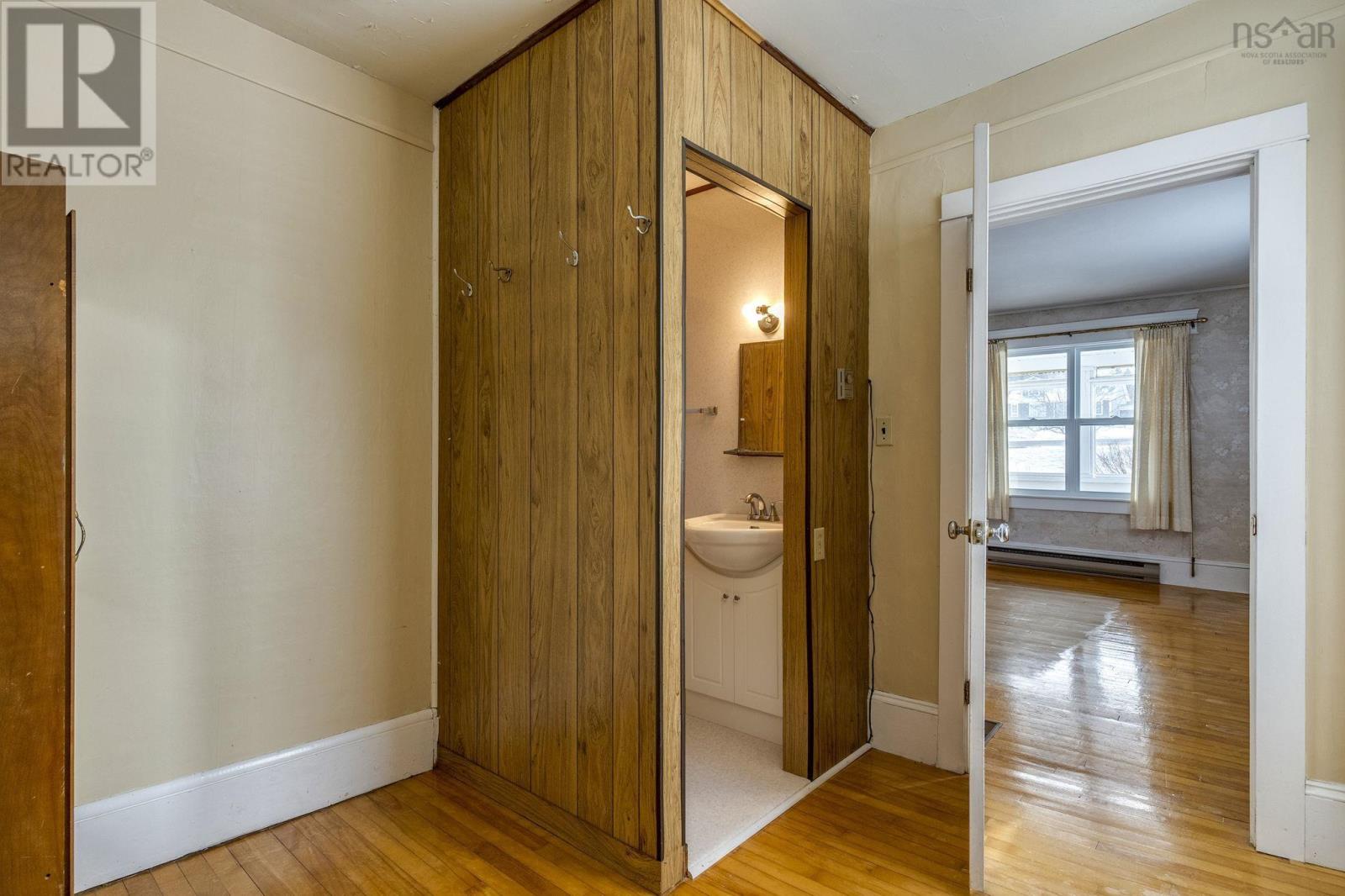 3693 Shore Road - 8
