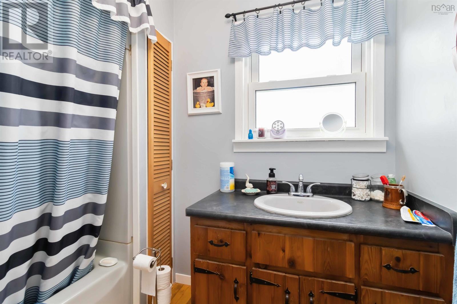 227 Kingsburg Road - 24