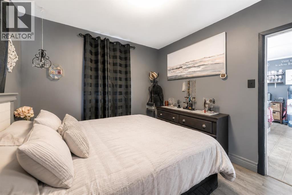 1512 49 Avenue - 13