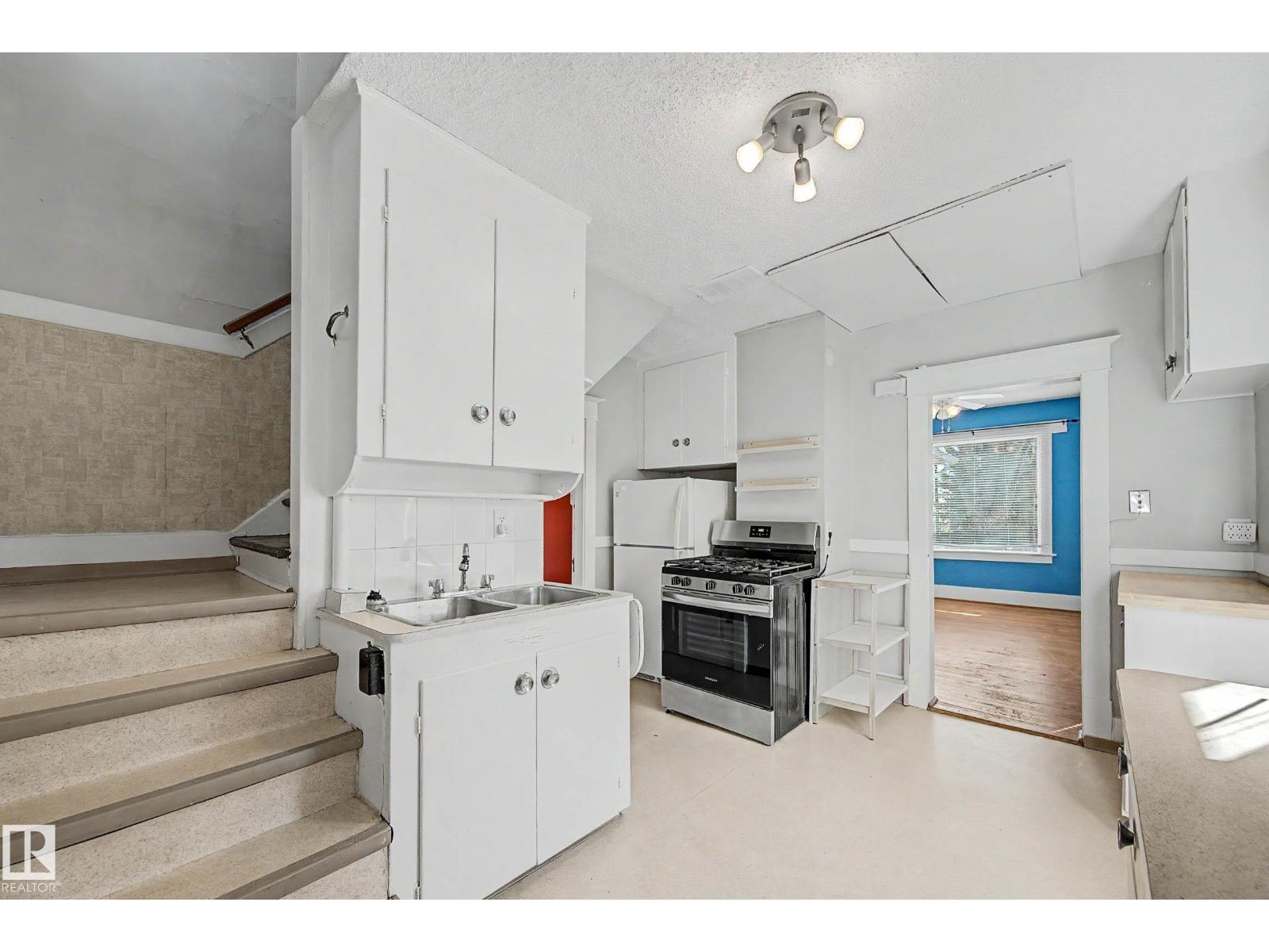 11634 123 ST NW - 15