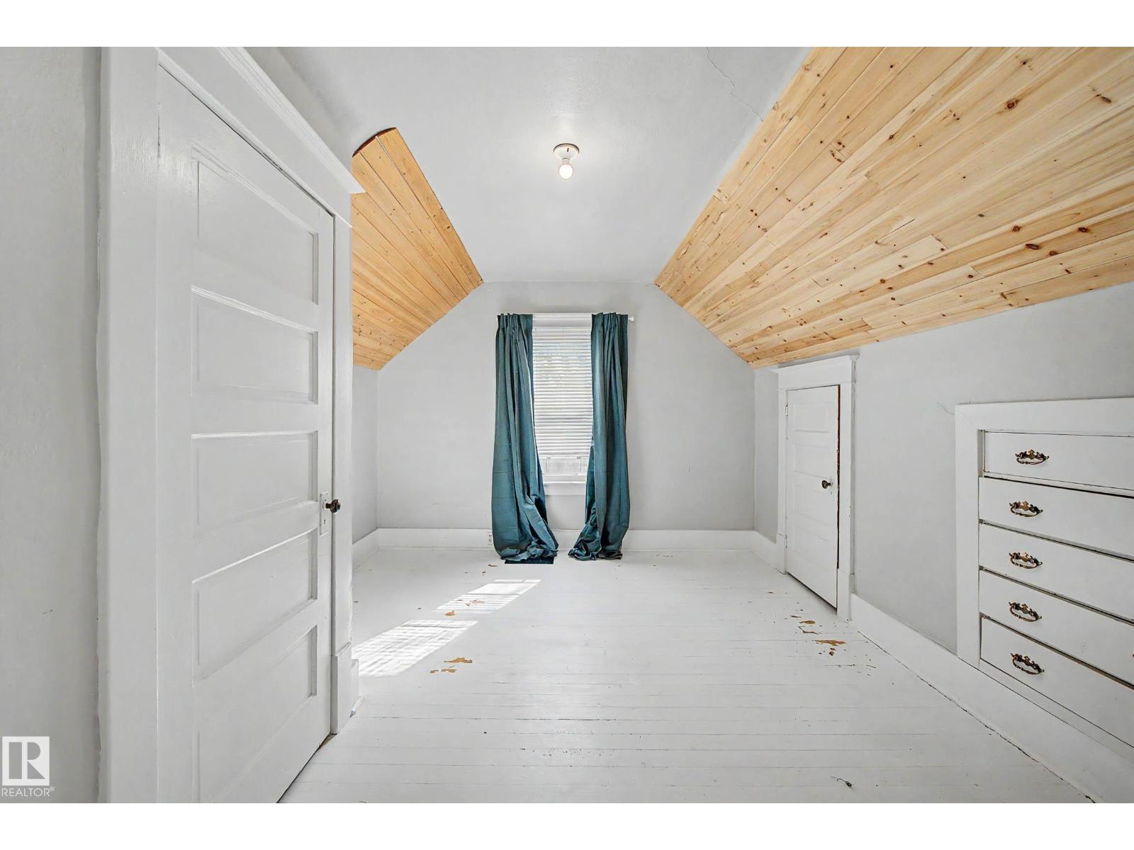 11634 123 ST NW - 22
