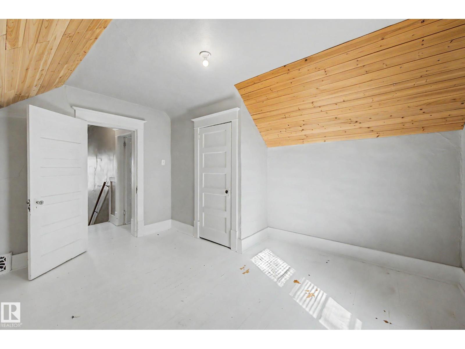 11634 123 ST NW - 24