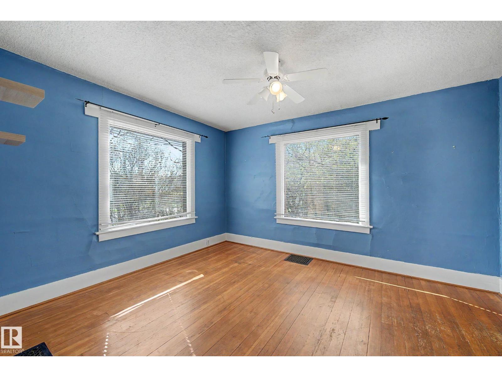 11634 123 ST NW - 10