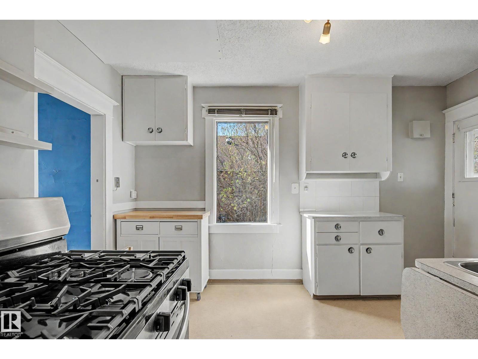 11634 123 ST NW - 17