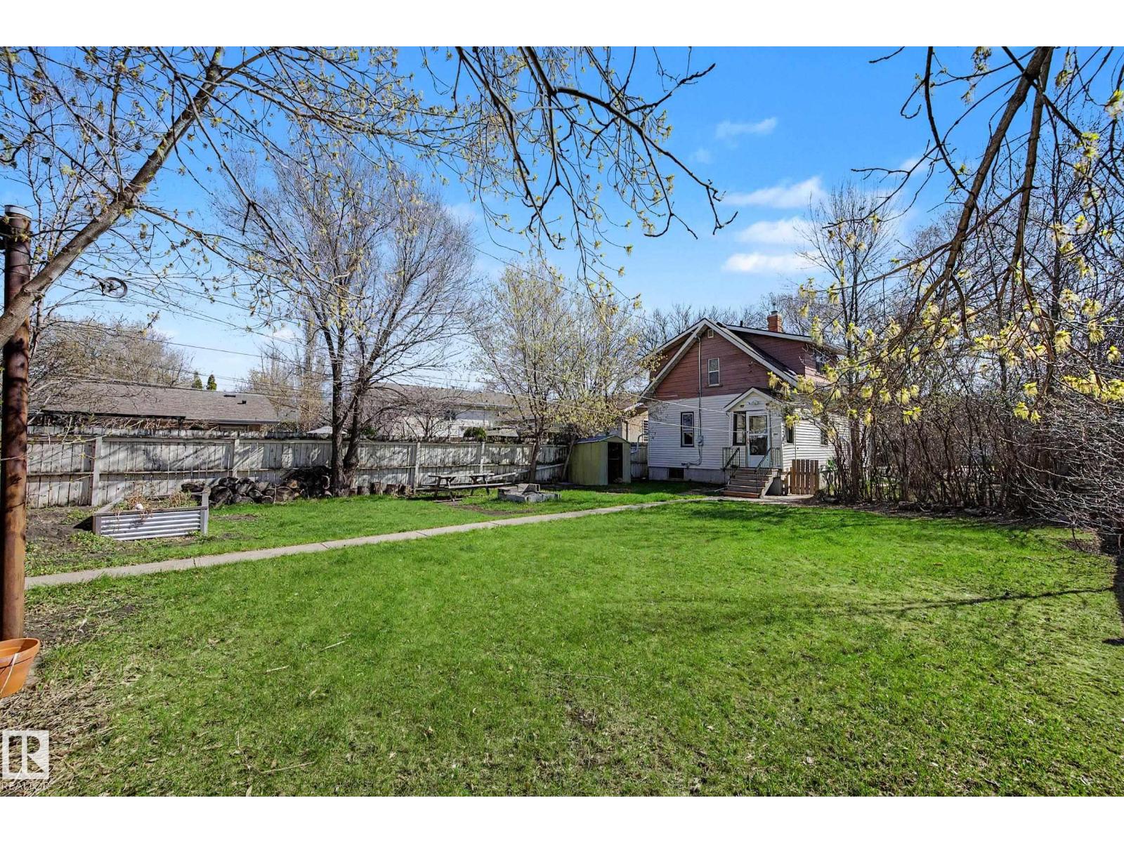 11634 123 ST NW - 35