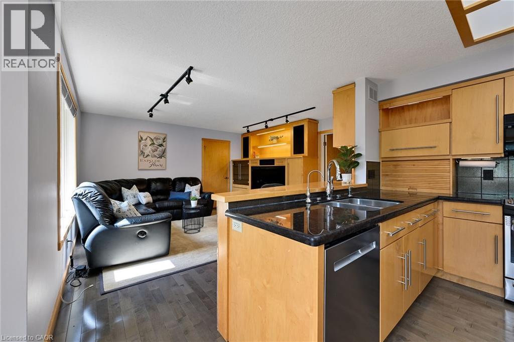 33 WALNUT Drive - Image 11