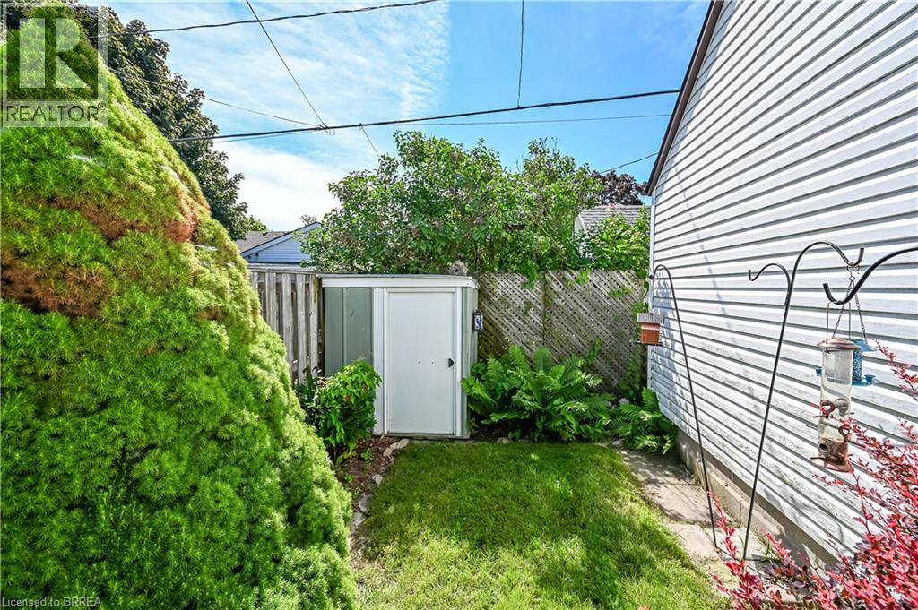 52 DIVISION Street - 44