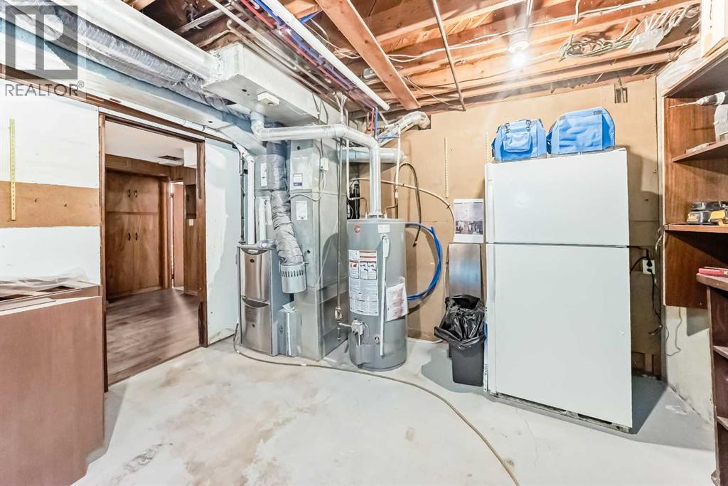 5007 Vallance Crescent NW - 41