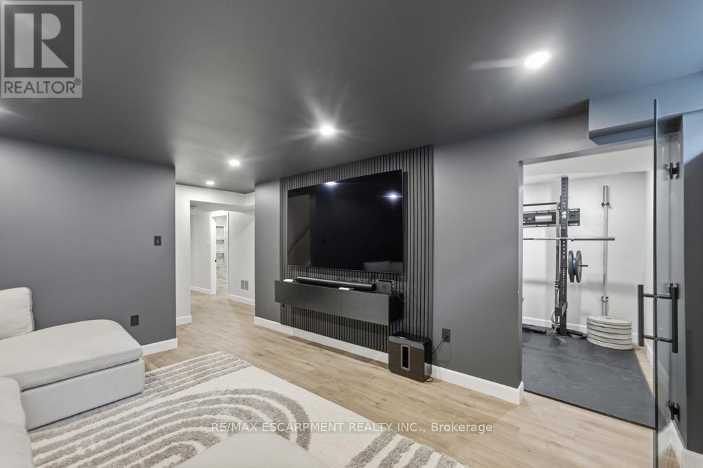 10 COOKE AVENUE - 23