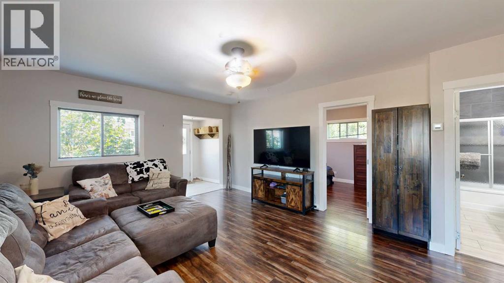 Listing photo – 4820 46 Street, Stettler