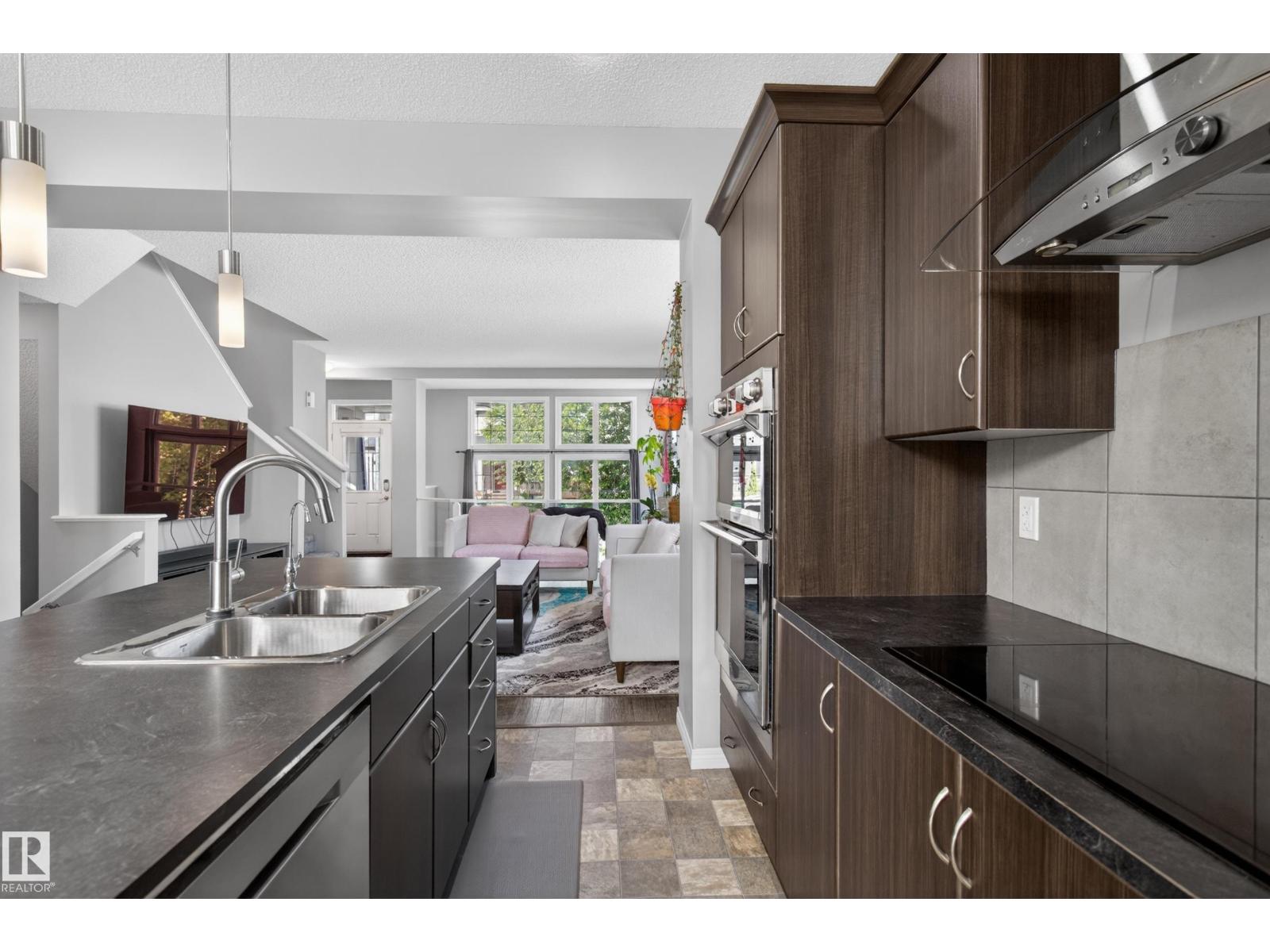9847 220 ST NW - 11