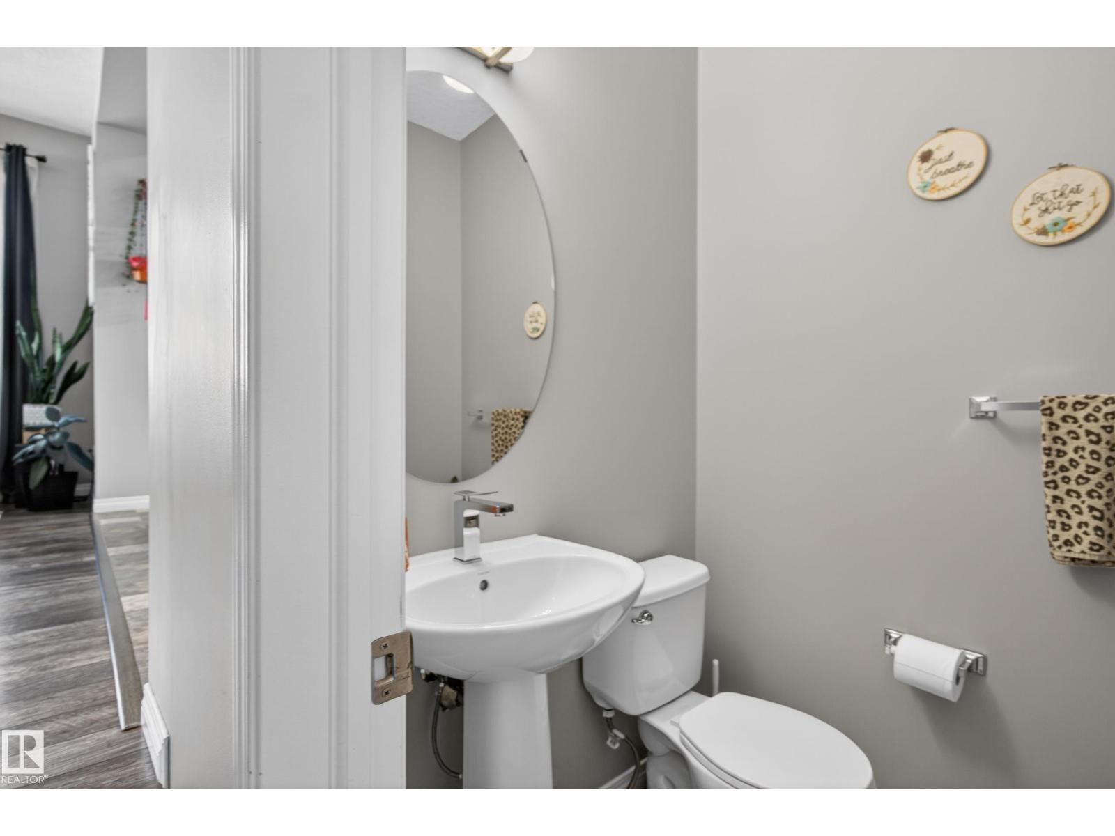 9847 220 ST NW - 14