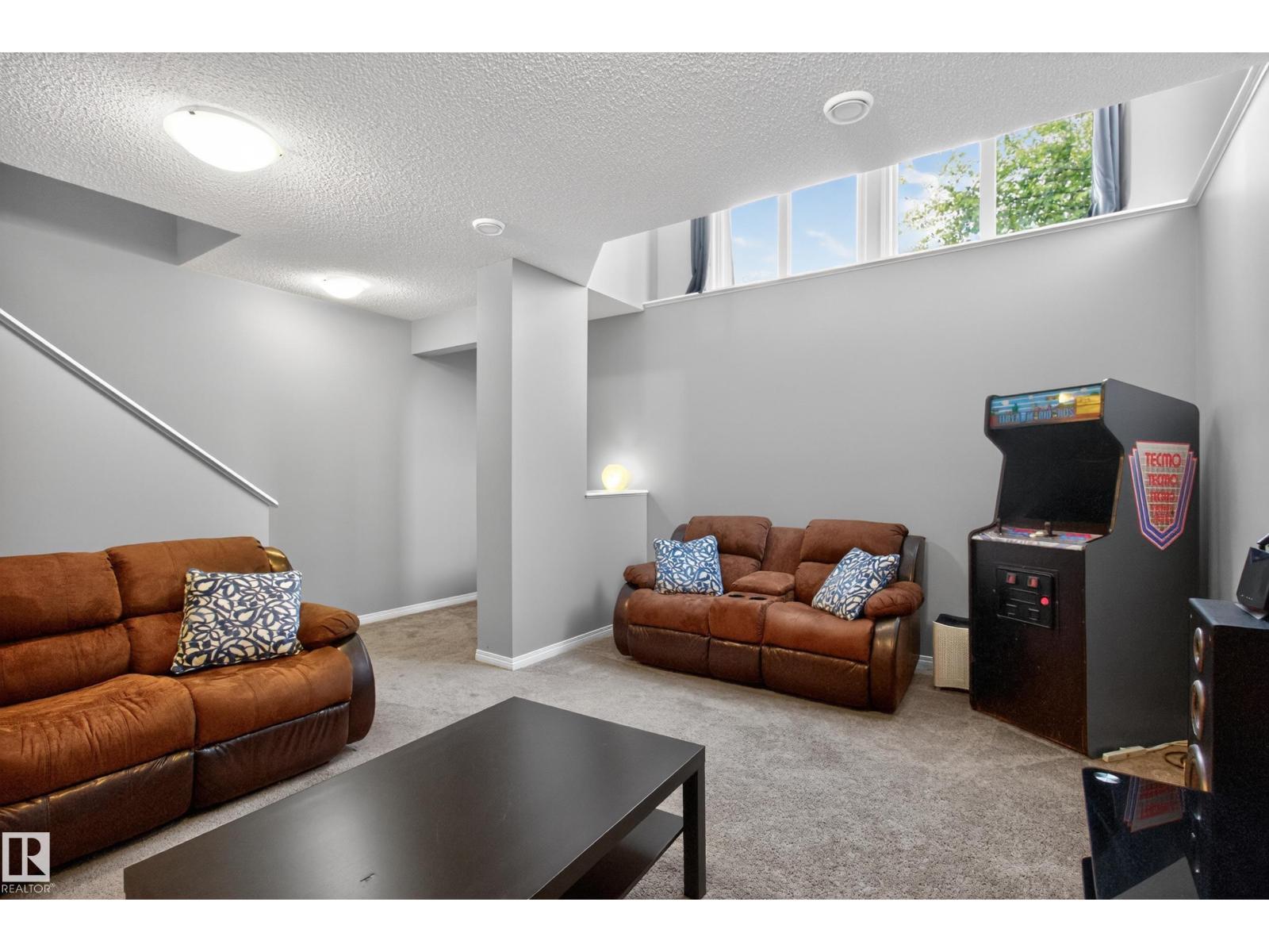 9847 220 ST NW - 24