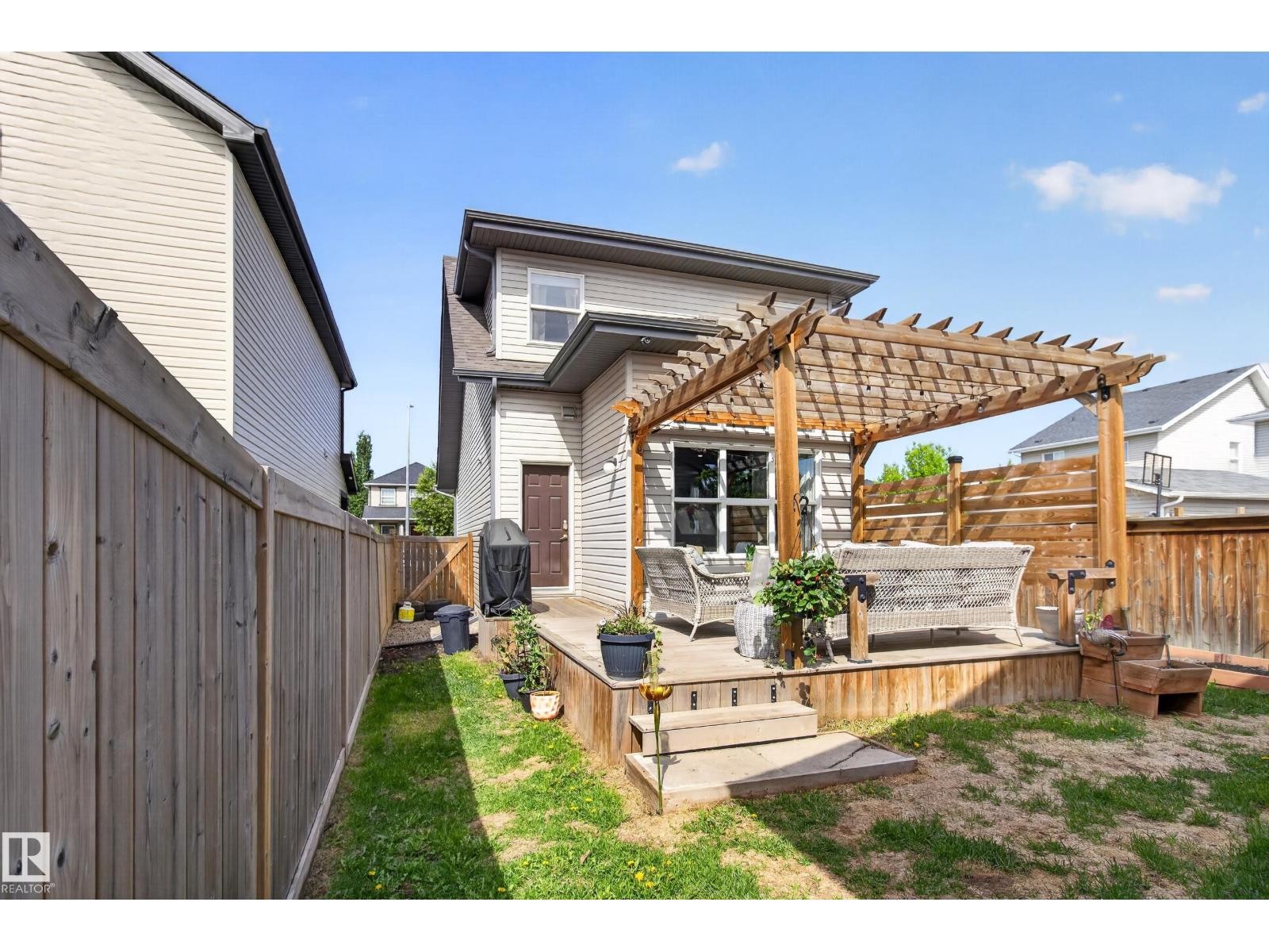 9847 220 ST NW - 31