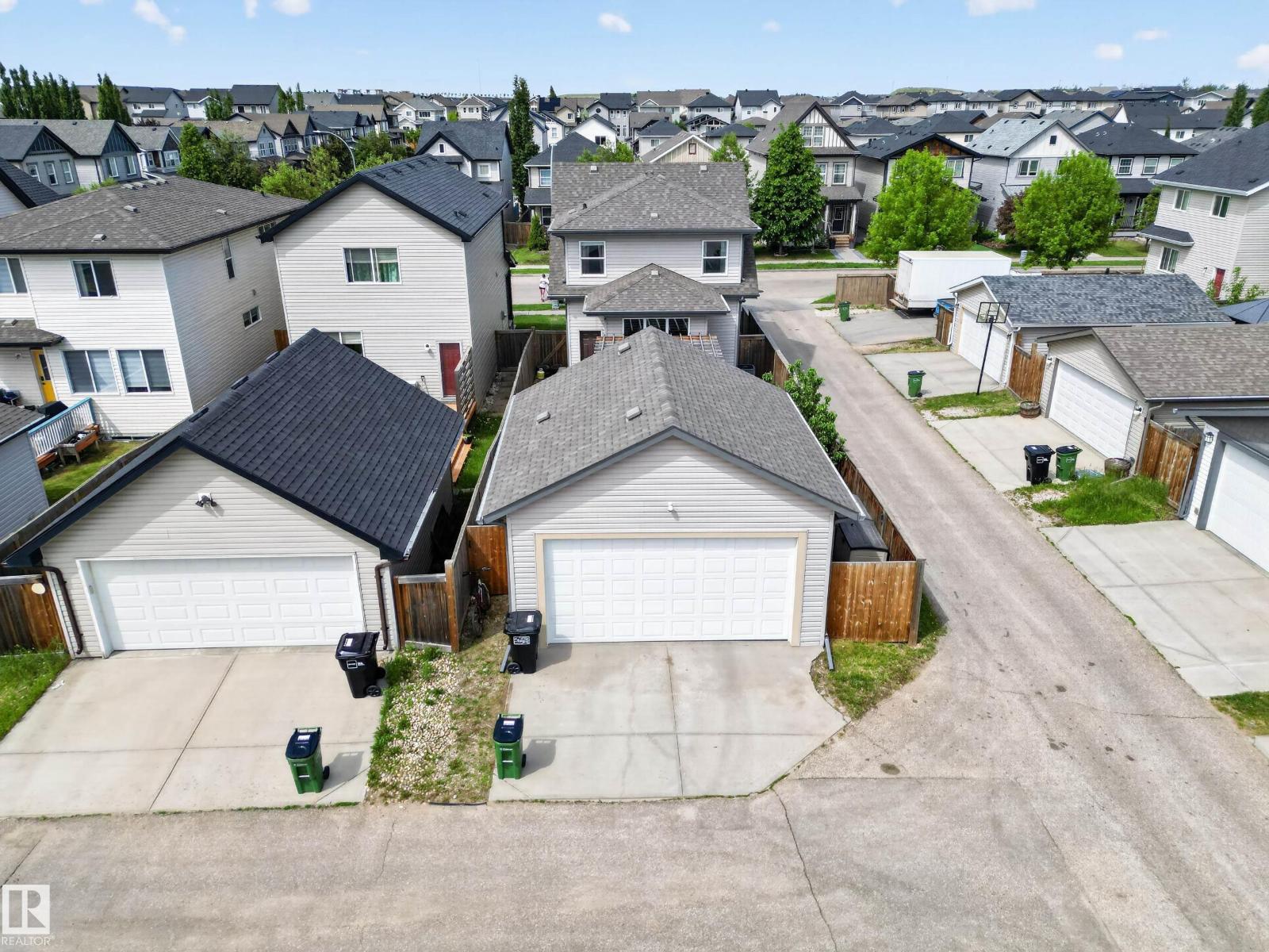 9847 220 ST NW - 34
