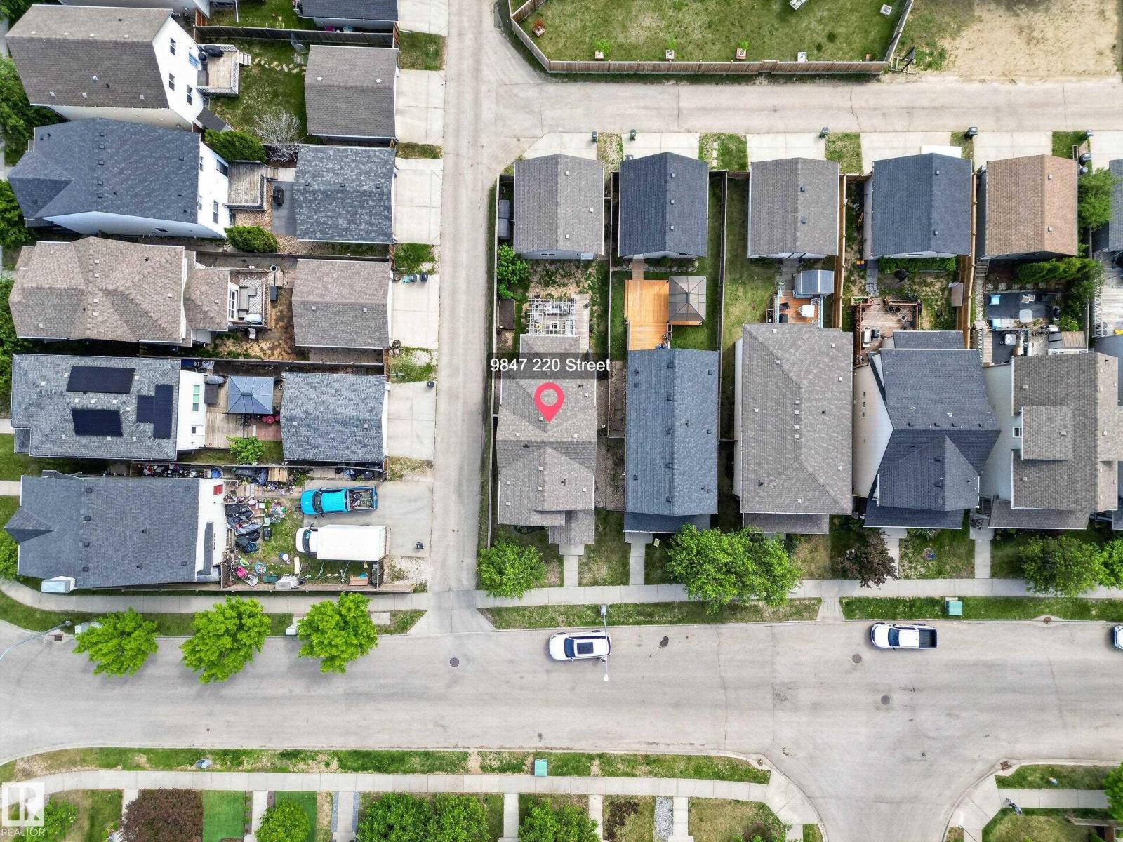 9847 220 ST NW - 36
