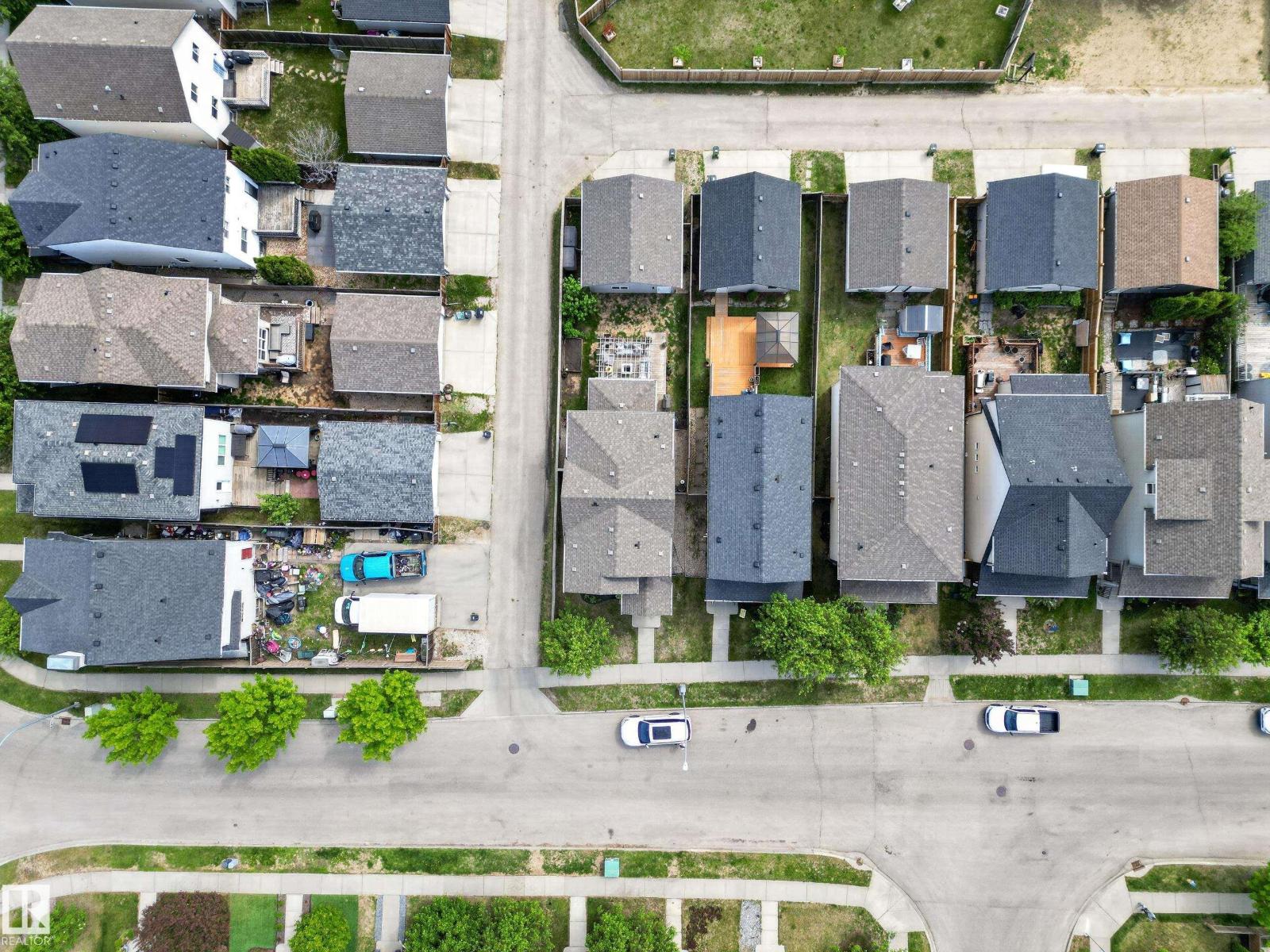 9847 220 ST NW - 37