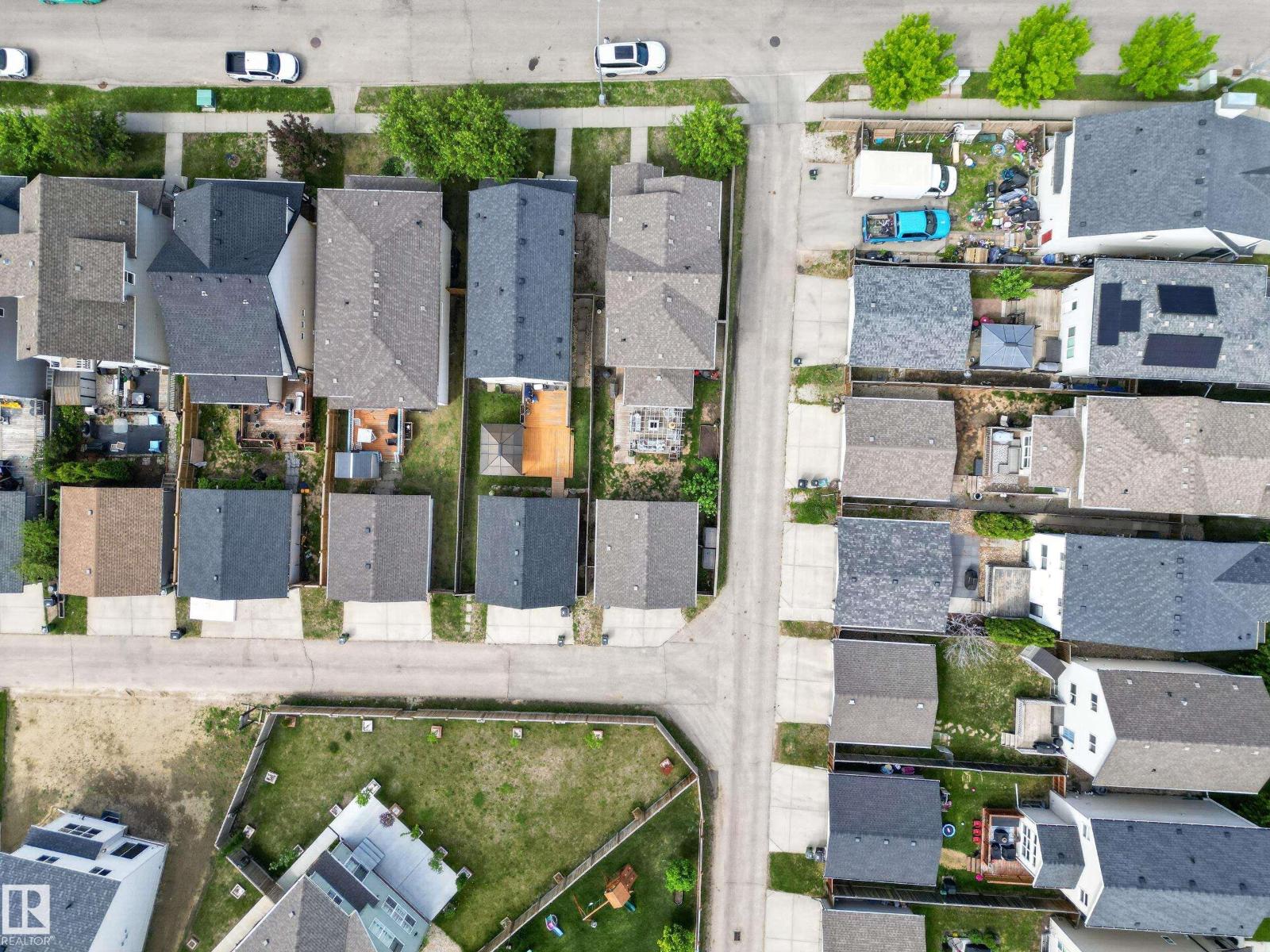 9847 220 ST NW - 39
