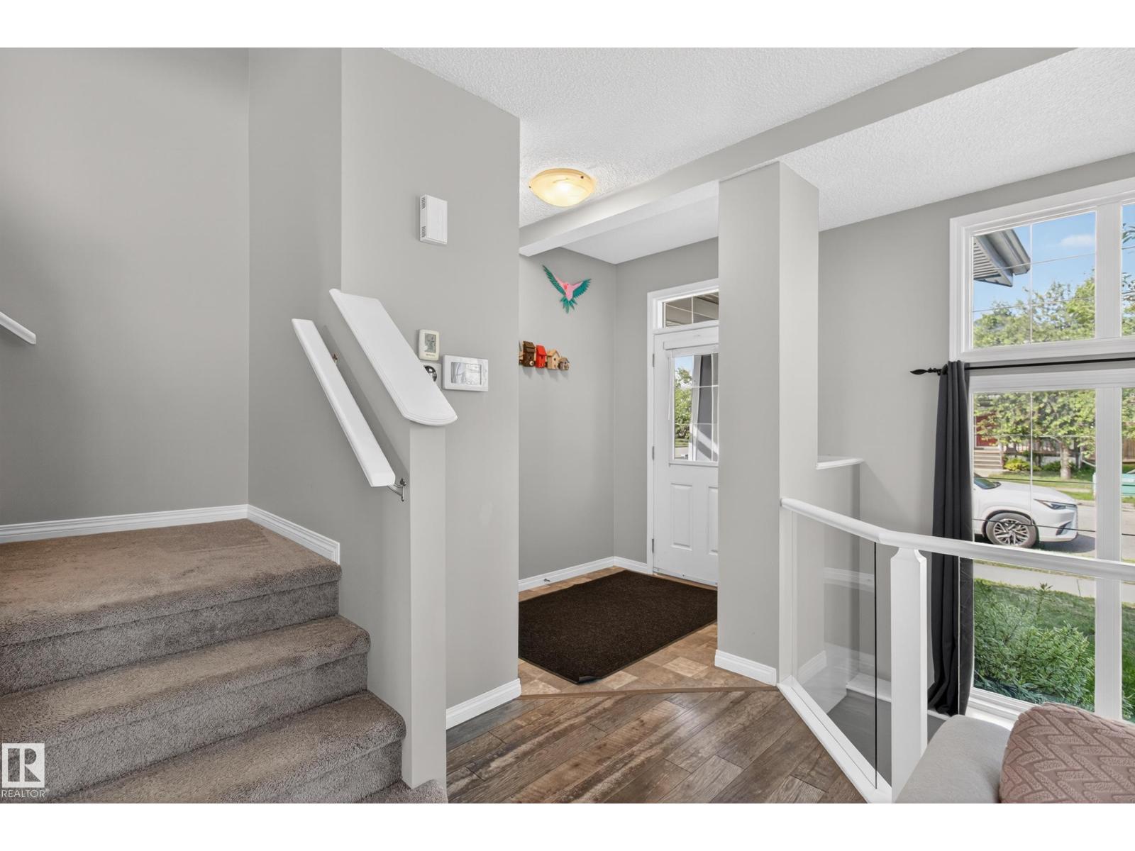 9847 220 ST NW - 4
