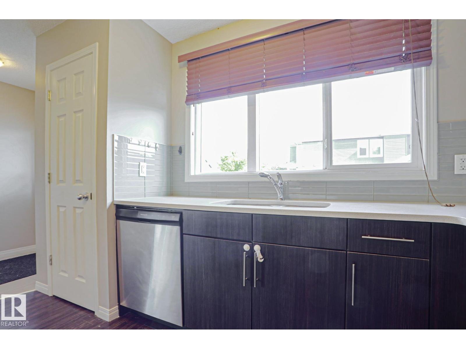 489 ORCHARDS BV SW SW - 16