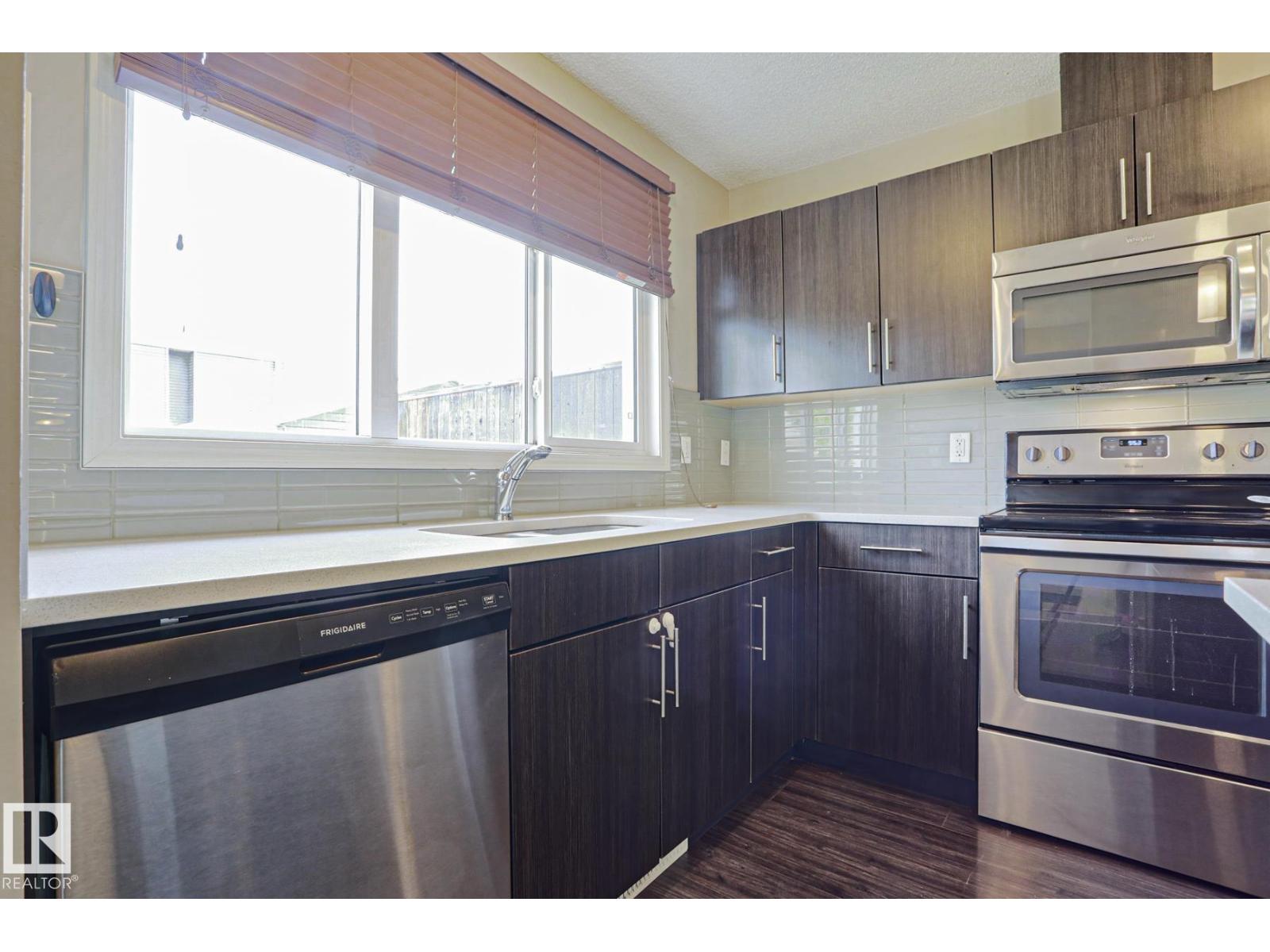 489 ORCHARDS BV SW SW - 18