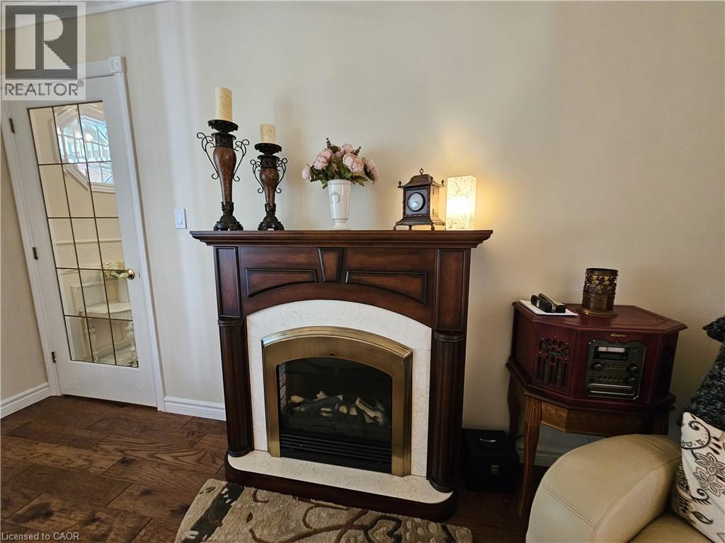 120 LYNNDALE Road - 12