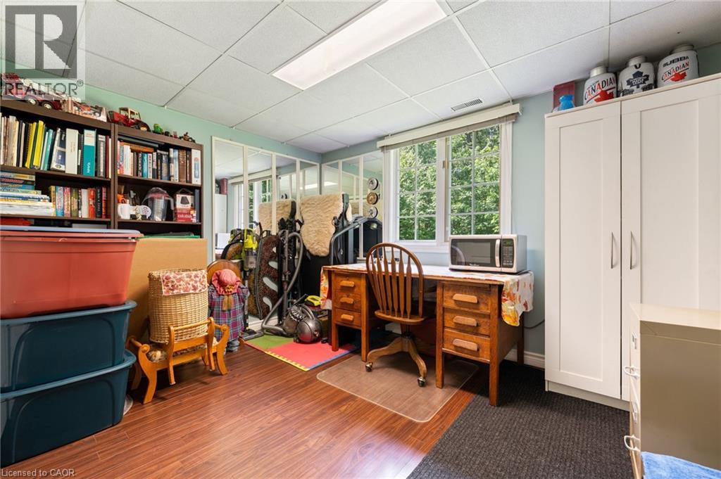 204642 NINTH Road - 22
