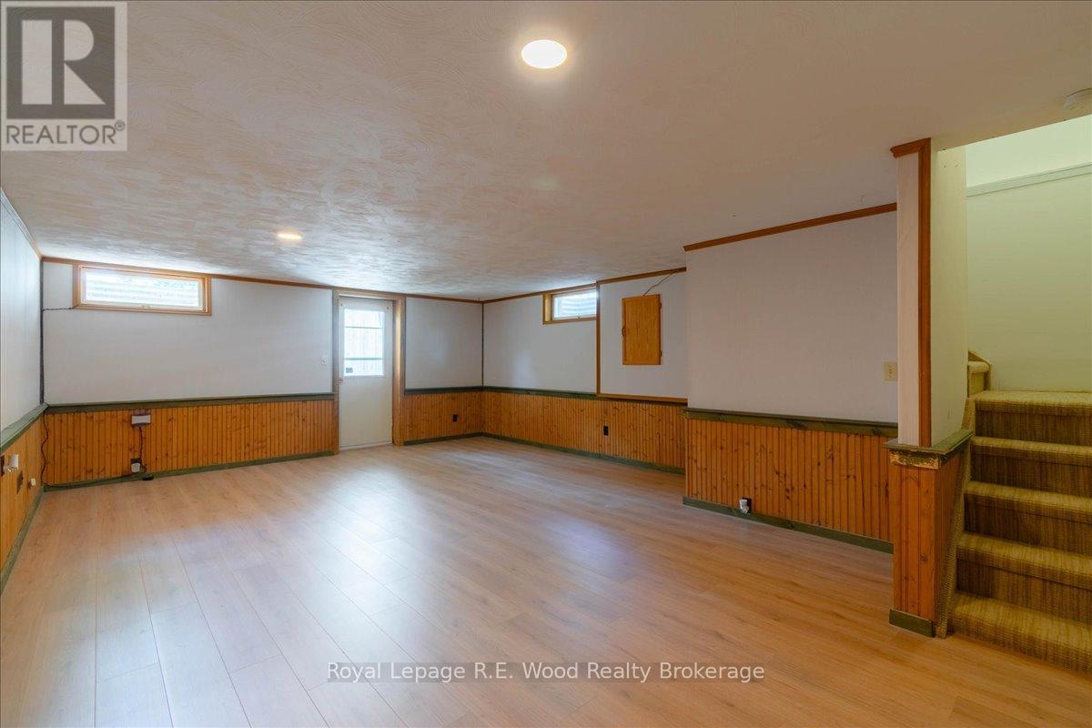 419 MAIN STREET W - 21