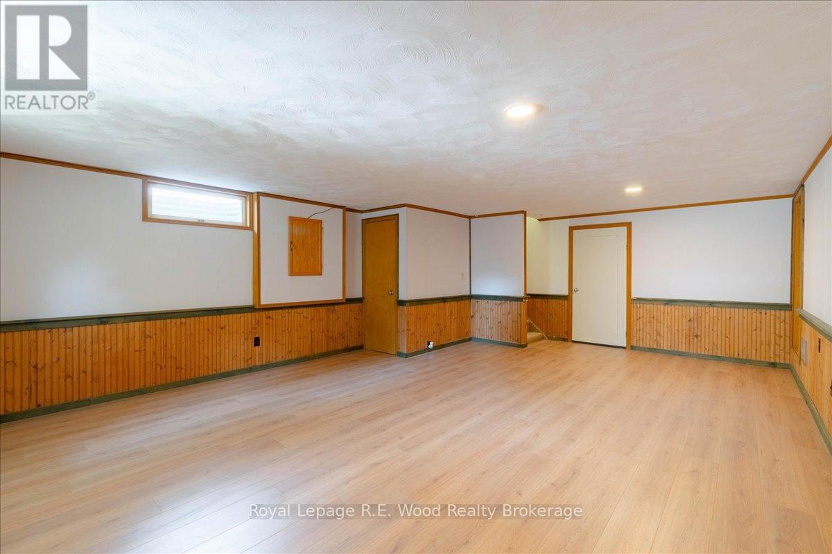 419 MAIN STREET W - 22