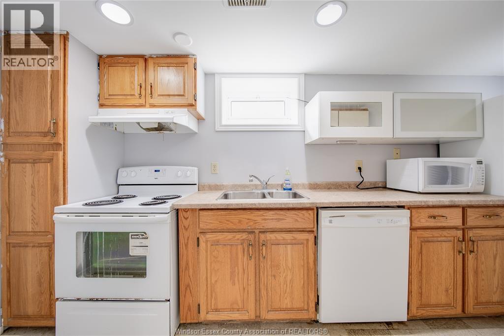 563 INDIAN ROAD - 24