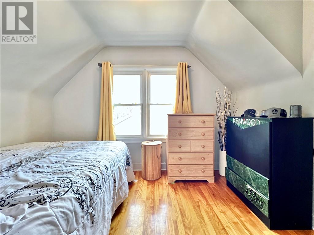 179 First Ave N - Image 17