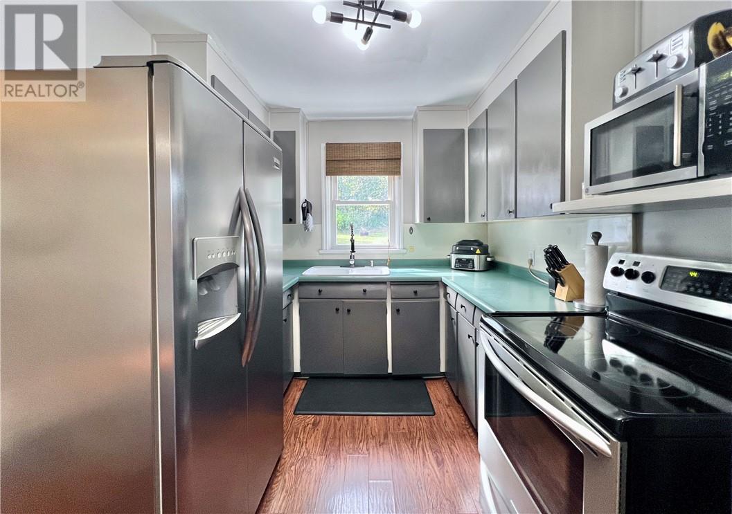 179 First Ave N - Image 6